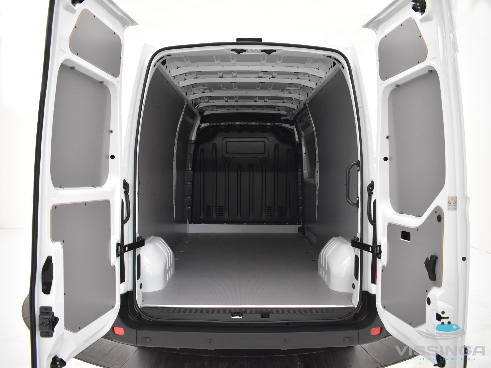 Sidebars Renault Master L2H2 zwart of RVS? Premium sidebars!