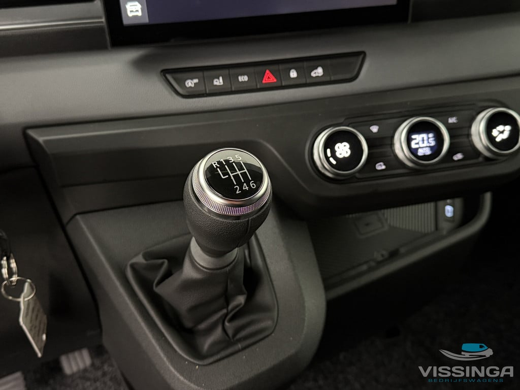 Renault Master L3H2 170 pk Extra luxe B-Edition (groen)