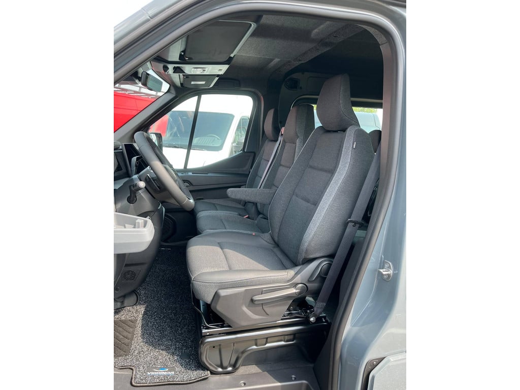 Renault Master 2.0 dCi 170 pk L2H2 Dubbel Cabine Automaat grijs
