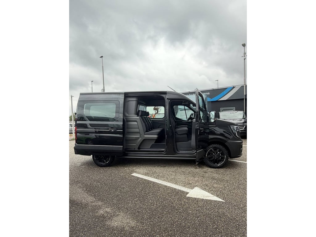 Renault Master 2.0 dCi 170 pk L2H2 Dubbel Cabine Automaat zwart