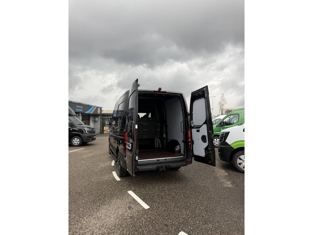 Renault Master 2.0 dCi 170 pk L2H2 Dubbel Cabine Automaat zwart