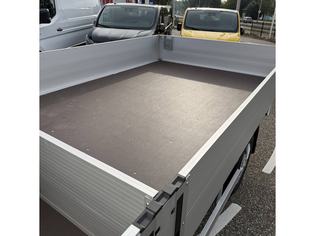 Renault Master E-Tech Open laadbak + HIAB kraan + trekhaak
