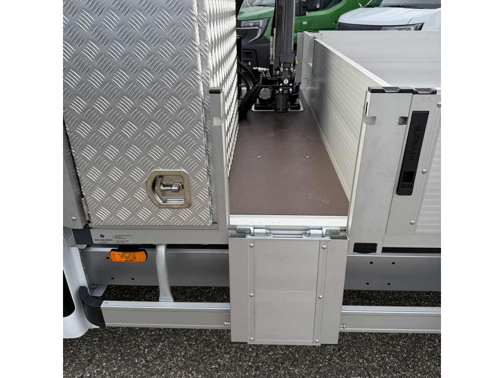 Renault Master E-Tech Open laadbak + HIAB kraan + trekhaak