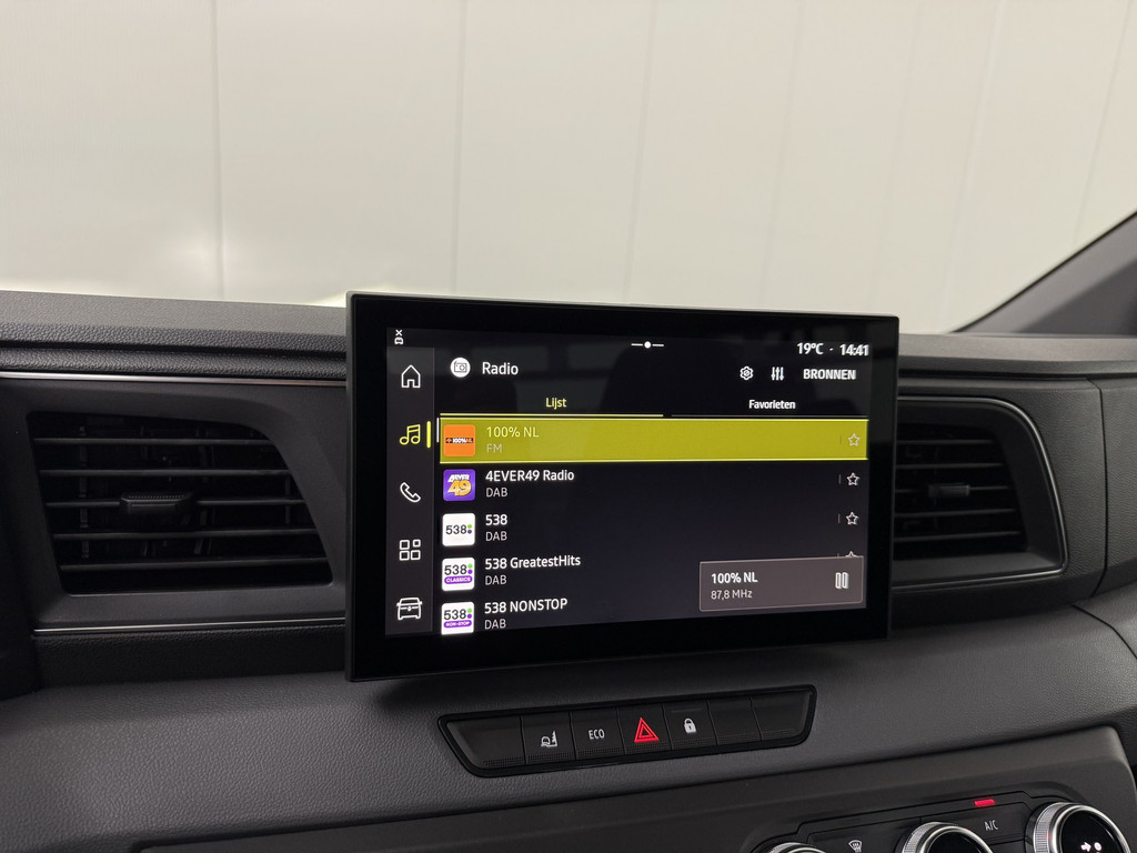 Renault Master E-Tech Open laadbak + HIAB kraan + trekhaak