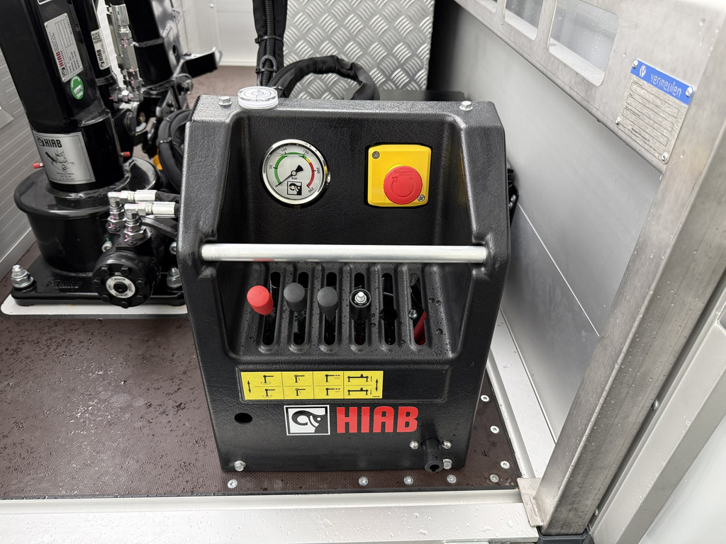 Renault Master E-Tech Open laadbak + HIAB kraan + trekhaak
